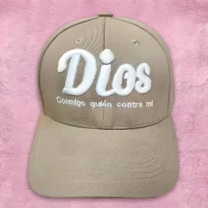 Gorro Cristiano - Quien contra mi